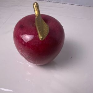 Vtg Polished APPLE PAPERWEIGHT Marble Stone Teacher Gift Brass Stem Red